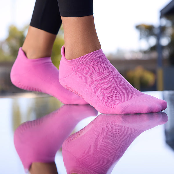 Savvy Tec Grip Socks