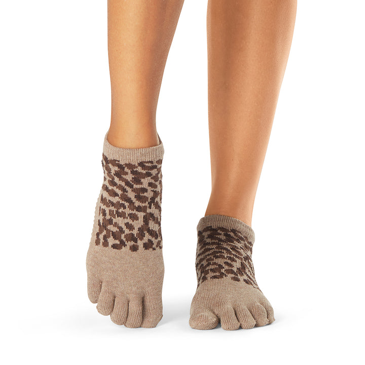 # Full Toe Low Rise Grip Socks | Socks > Grip | ToeSox – ToeSox | Tavi | Vooray