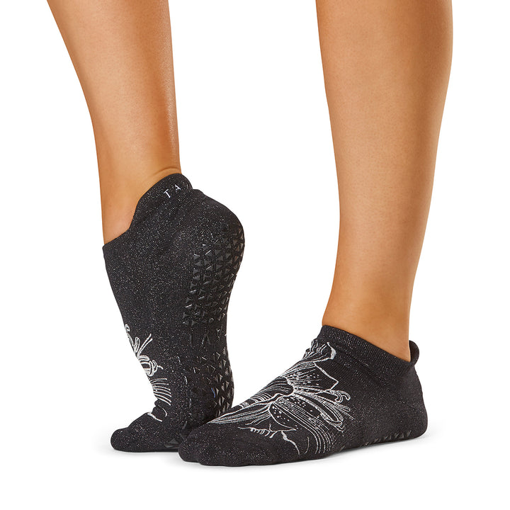 # Savvy Grip Socks * | Socks > Grip | Tavi – ToeSox | Tavi | Vooray