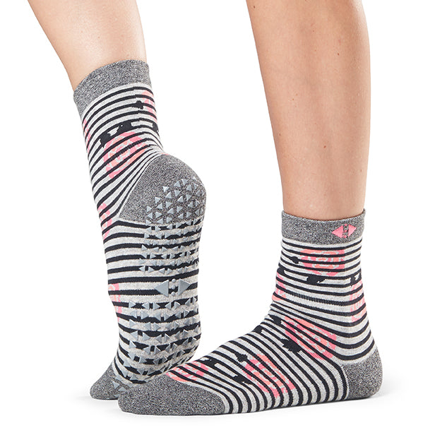 # Jess Grip Socks * | Socks > Crew | Tavi – ToeSox | Tavi | Vooray